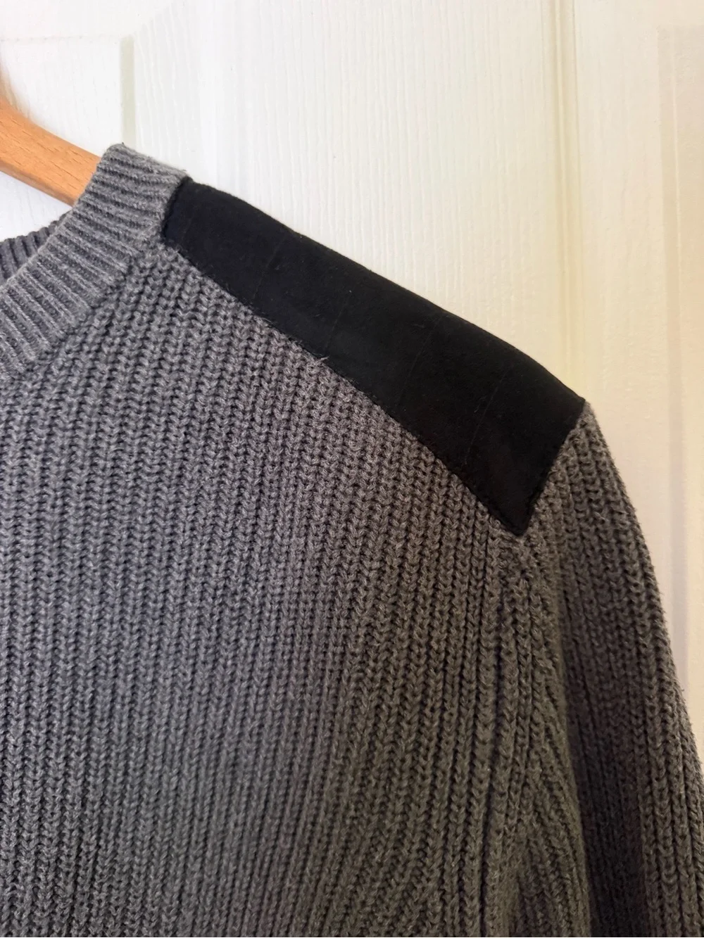 Banana Republic Cotton Grey Suede Patch Sweater Size L